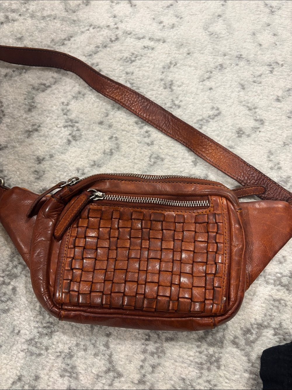 Vilencia Holland sling bag